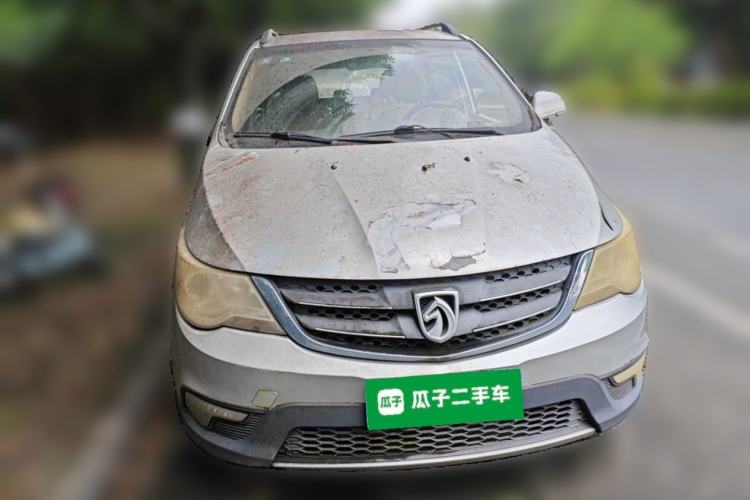 Used Baojun 730 2014 1.5L manual Comfort version 7 seats Front
