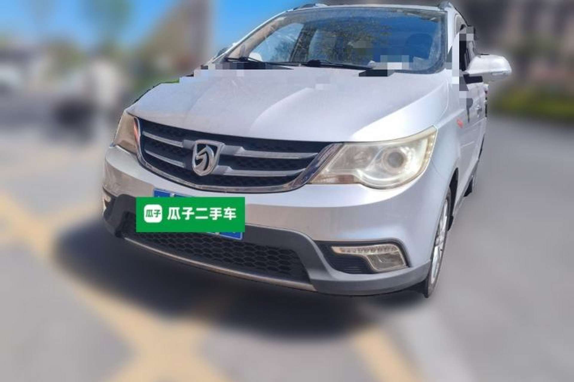 Used Baojun 730 2014 1.5L manual Comfort version 7 seats Front Left 45 Deg