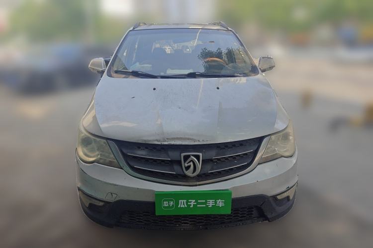 Used Baojun 730 2014 1.5L manual Comfort version 7 seats Front