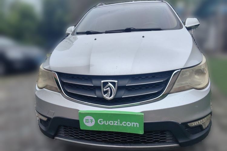 Used Baojun 730 2014 1.5L manual Comfort ESP version 7 seats Front