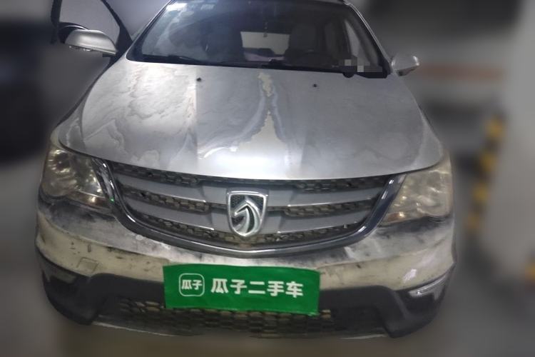 Used Baojun 730 2014 1.5L manual Comfort ESP version 7 seats Front