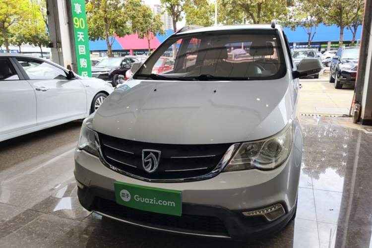 Used Baojun 730 2014 1.5L manual Comfort ESP version 7 seats Front