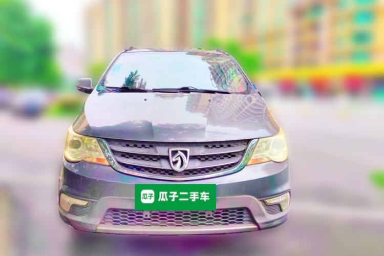 Used Baojun 730 2014 1.5L manual Comfort version 7 seats Front