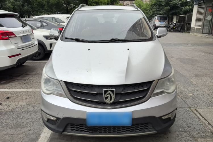 Used Baojun 730 2014 1.5L manual Comfort ESP version 7 seats Front