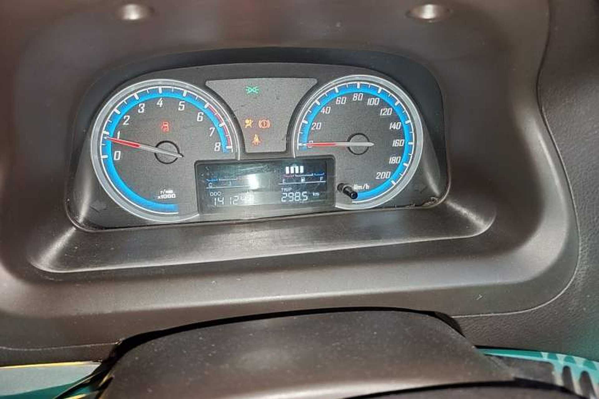 Used Baojun 730 2014 1.5L manual standard version 5 seats Instrument Cluster
