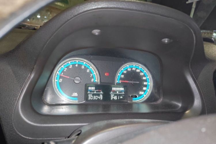 Used Baojun 730 2014 1.5L manual standard version 5 seats Instrument Cluster
