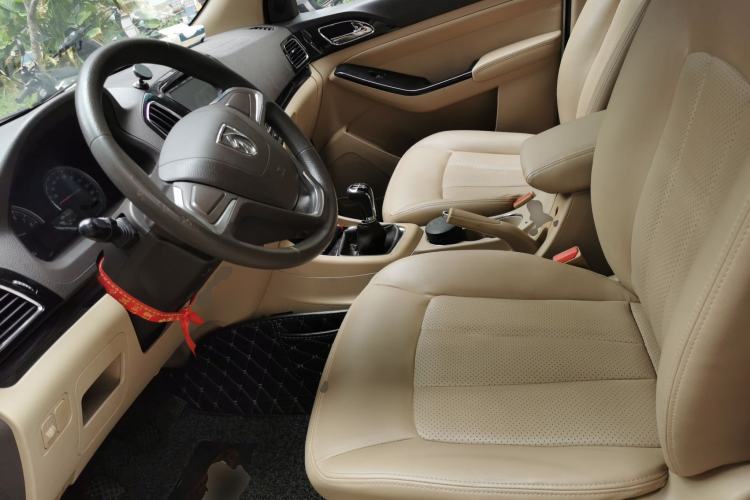 Used Baojun 730 2014 1.5L manual Comfort version 7 seats Left Front Seat