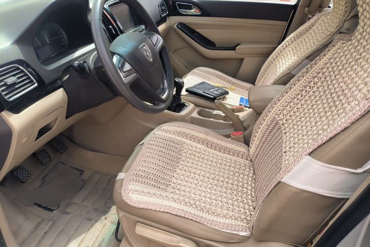 Used Baojun 730 2014 1.5L manual Comfort version 7 seats Left Front Seat