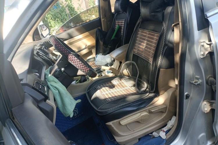 Used Baojun 730 2014 1.5L manual luxury trim 7 seats Left Front Seat