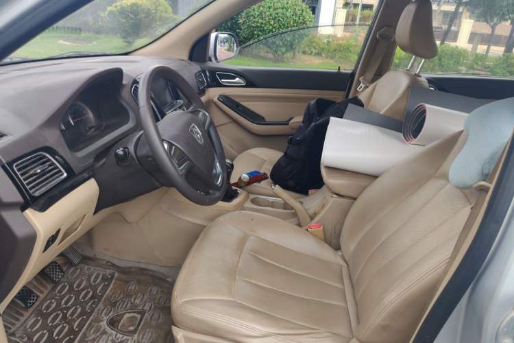 Used Baojun 730 2014 1.5L manual Comfort version 7 seats Left Front Seat