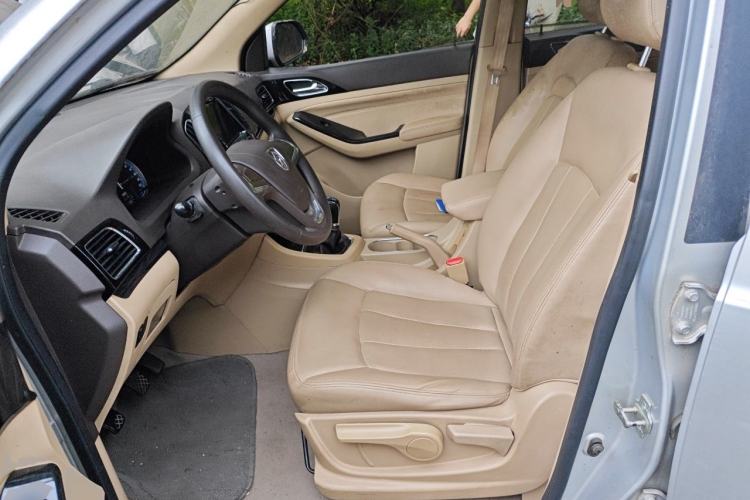 Used Baojun 730 2014 1.5L manual Comfort version 7 seats Left Front Seat