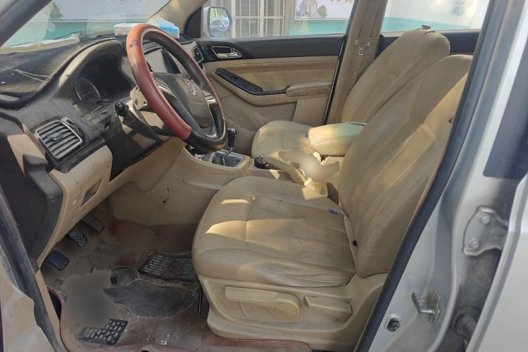 Used Baojun 730 2014 1.5L manual Comfort version 7 seats Left Front Seat