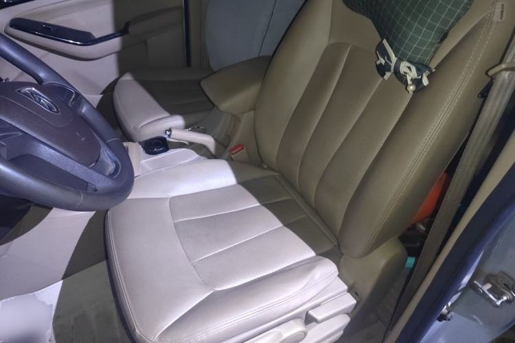 Used Baojun 730 2014 1.5L manual Comfort ESP version 7 seats Left Front Seat