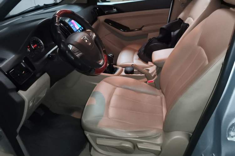 Used Baojun 730 2014 1.5L manual Comfort version 7 seats Left Front Seat