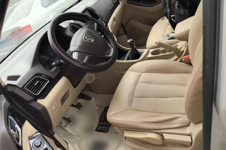 Used Baojun 730 2014 1.5L manual Comfort ESP version 7 seats Left Front Seat