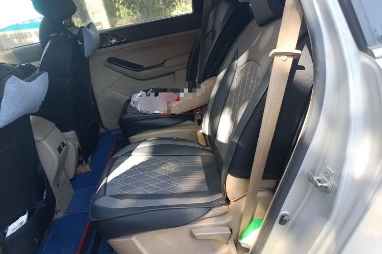Used Baojun 730 2014 1.5L manual luxury trim 7 seats Left Rear Seat
