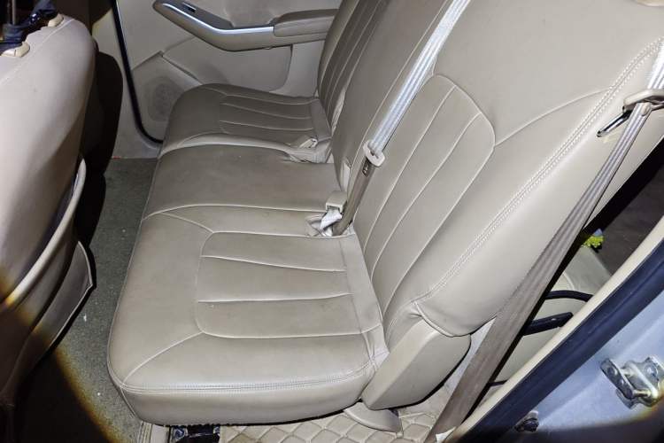 Used Baojun 730 2014 1.5L manual standard version 5 seats Left Rear Seat