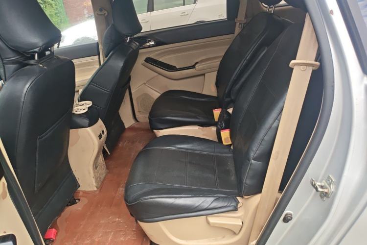Used Baojun 730 2014 1.5L manual Comfort version 7 seats Left Rear Seat