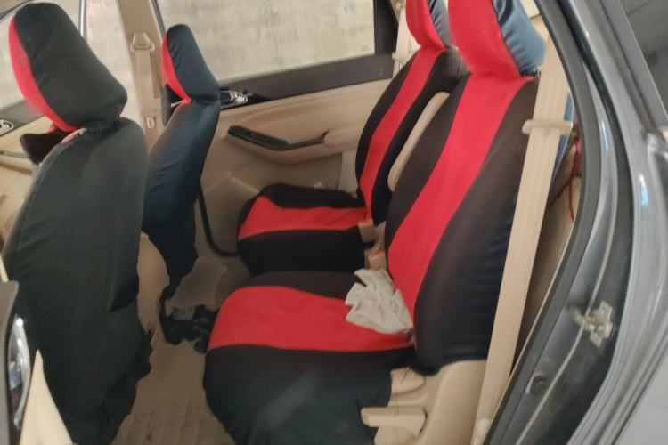 Used Baojun 730 2014 1.5L manual luxury trim 7 seats Left Rear Seat