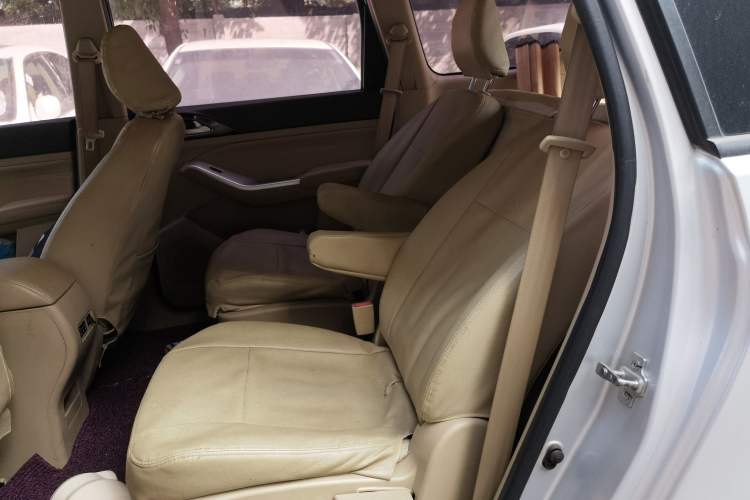 Used Baojun 730 2014 1.5L manual standard trim 7 seats Left Rear Seat