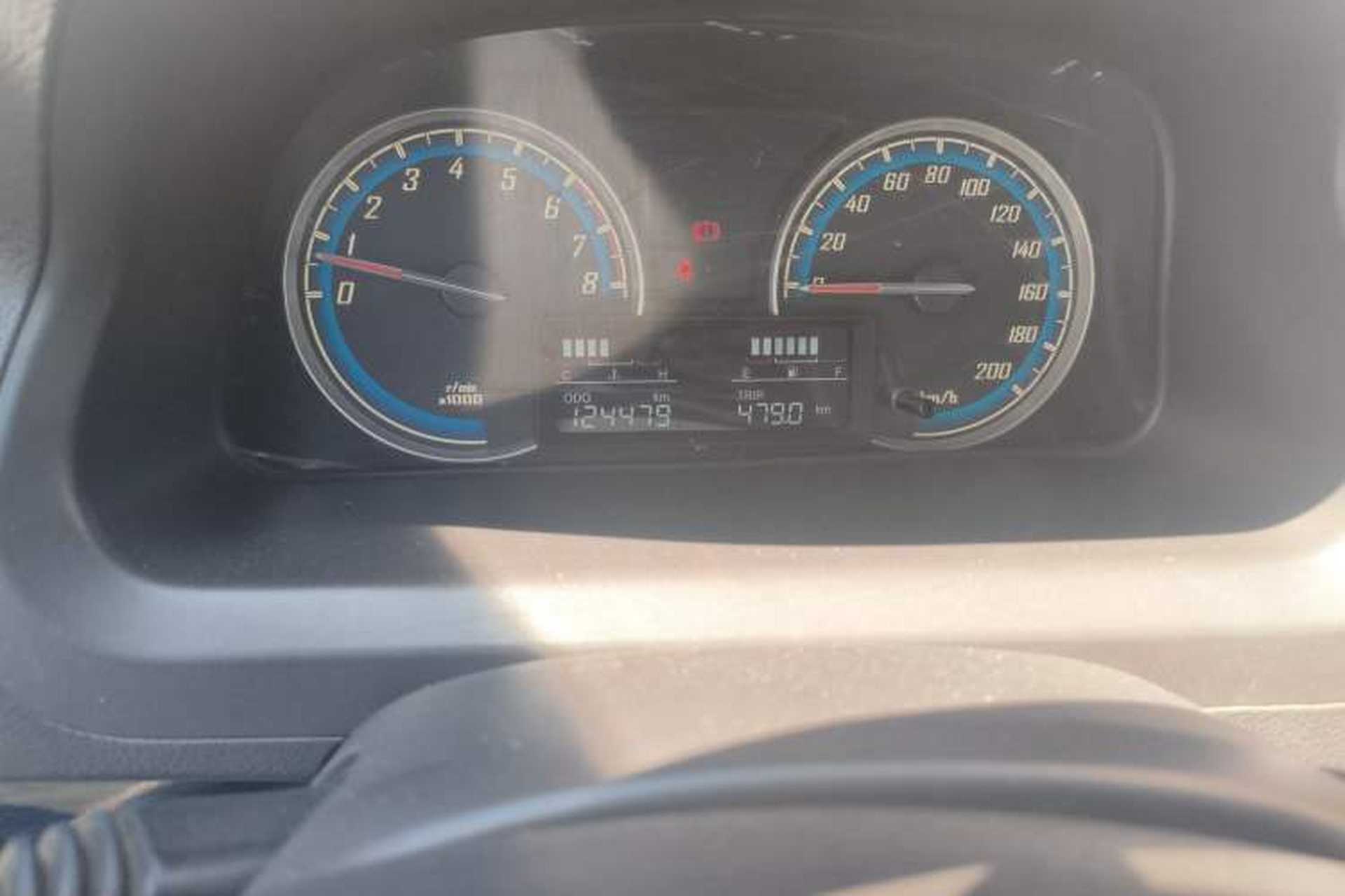 Used Baojun 730 2014 1.5L manual Comfort version 7 seats Odometer Close Up