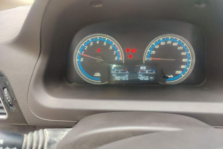 Used Baojun 730 2014 1.5L manual Comfort ESP version 7 seats Odometer Close Up