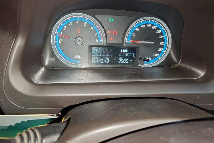 Used Baojun 730 2014 1.5L manual standard version 5 seats Odometer Close Up