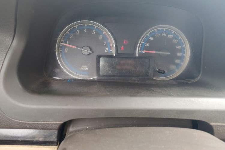 Used Baojun 730 2014 1.5L manual Comfort version 7 seats Odometer Close Up