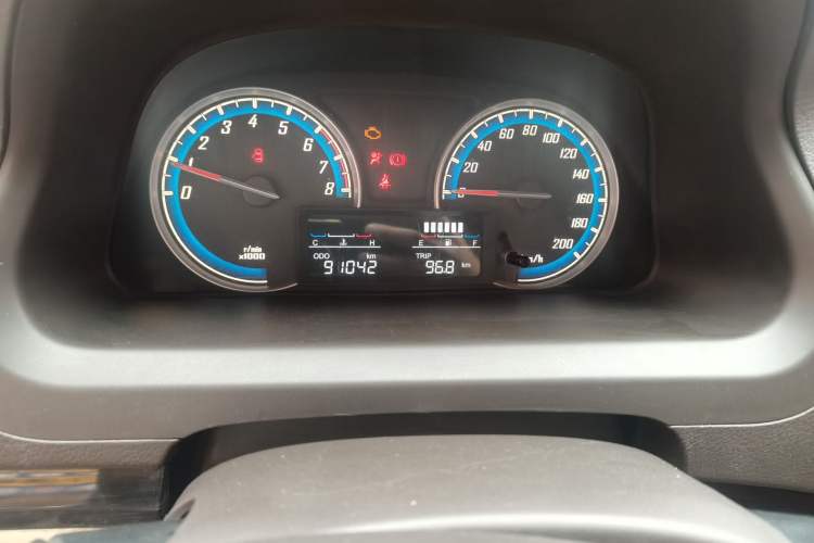 Used Baojun 730 2014 1.5L manual Comfort ESP version 7 seats Odometer Close Up