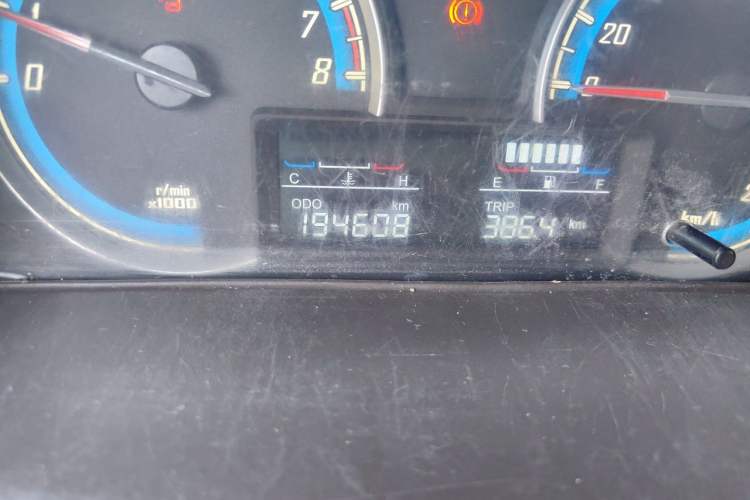Used Baojun 730 2014 1.5L manual Comfort ESP version 7 seats Odometer Close Up