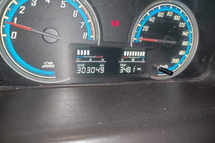 Used Baojun 730 2014 1.5L manual standard version 5 seats Odometer Close Up