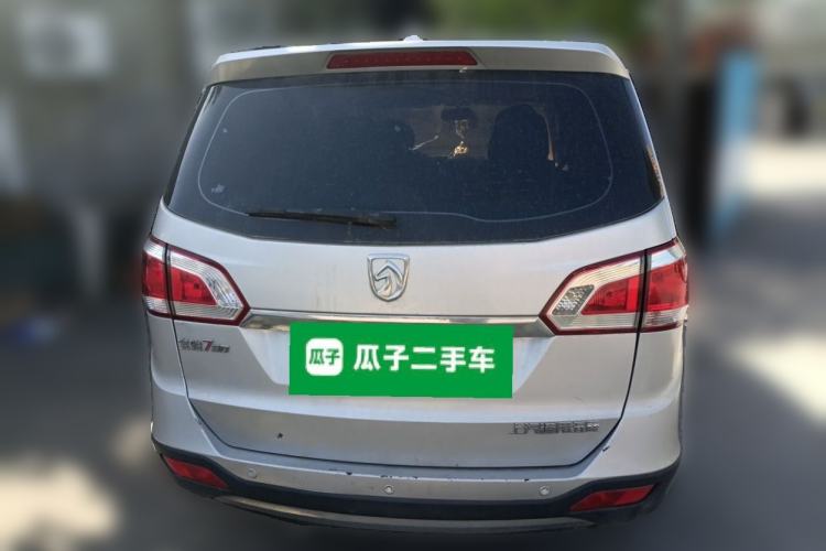 Used Baojun 730 2014 1.5L manual luxury trim 7 seats Rear