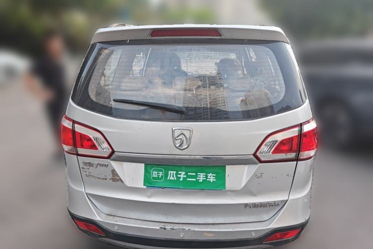 Used Baojun 730 2014 1.5L manual luxury trim 7 seats Rear