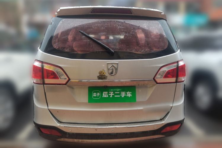 Used Baojun 730 2014 1.5L manual Comfort ESP version 7 seats Rear