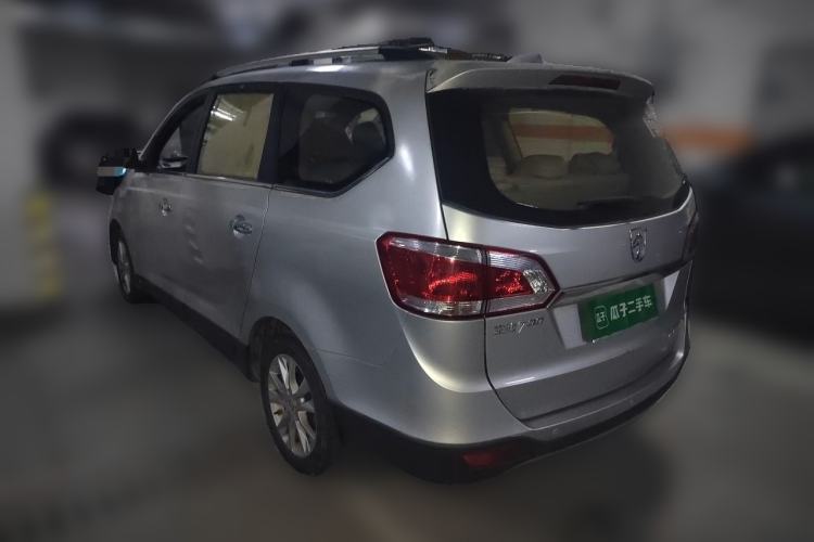 Used Baojun 730 2014 1.5L manual Comfort ESP version 7 seats Rear Left 45 Deg