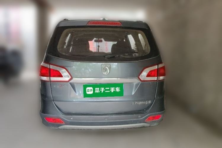 Used Baojun 730 2014 1.5L manual luxury trim 7 seats Rear