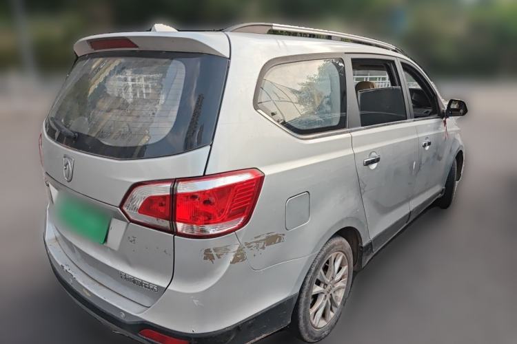 Used Baojun 730 2014 1.5L manual luxury trim 7 seats Rear Right 45 Deg