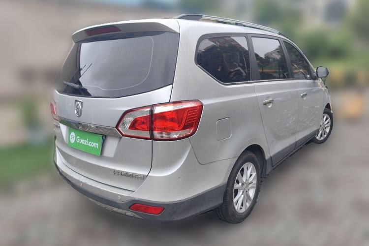 Used Baojun 730 2014 1.5L manual Comfort ESP version 7 seats Rear Right 45 Deg