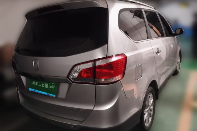 Used Baojun 730 2014 1.5L manual Comfort version 7 seats Rear Right 45 Deg