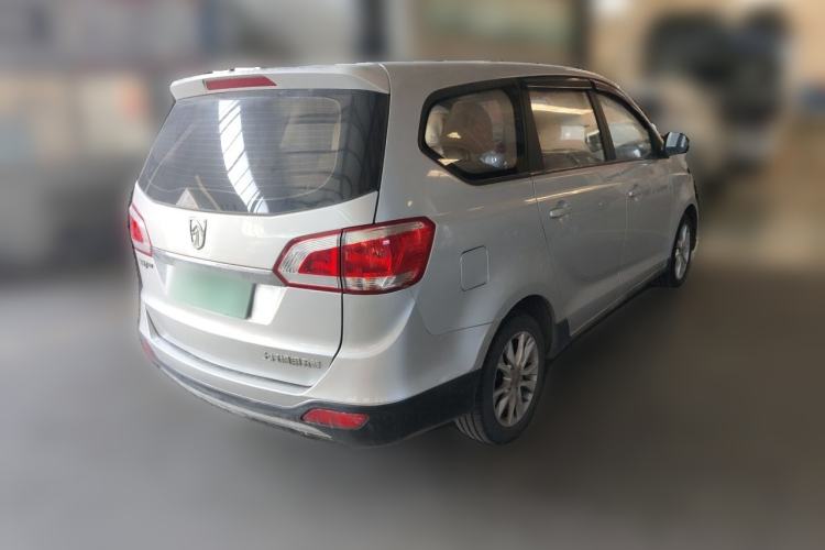 Used Baojun 730 2014 1.5L manual standard trim 7 seats Rear Right 45 Deg