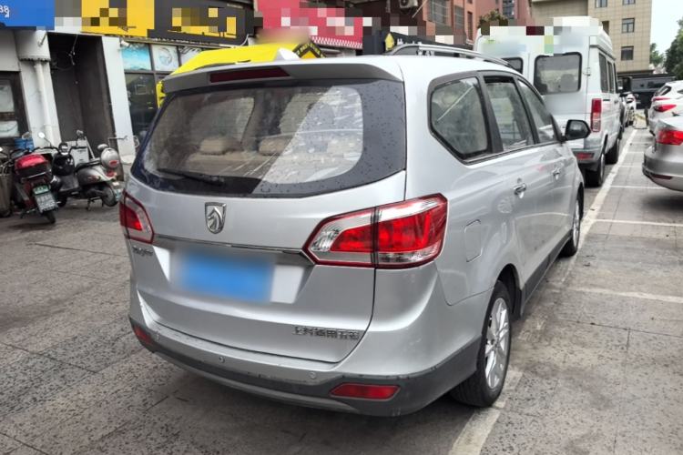 Used Baojun 730 2014 1.5L manual Comfort ESP version 7 seats Rear Right 45 Deg