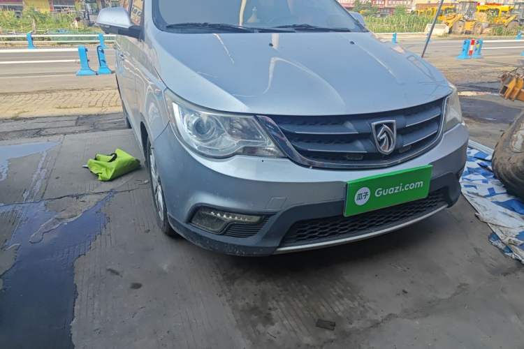 Used Baojun 730 2014 1.5L manual standard trim 7 seats Right Front Headlight