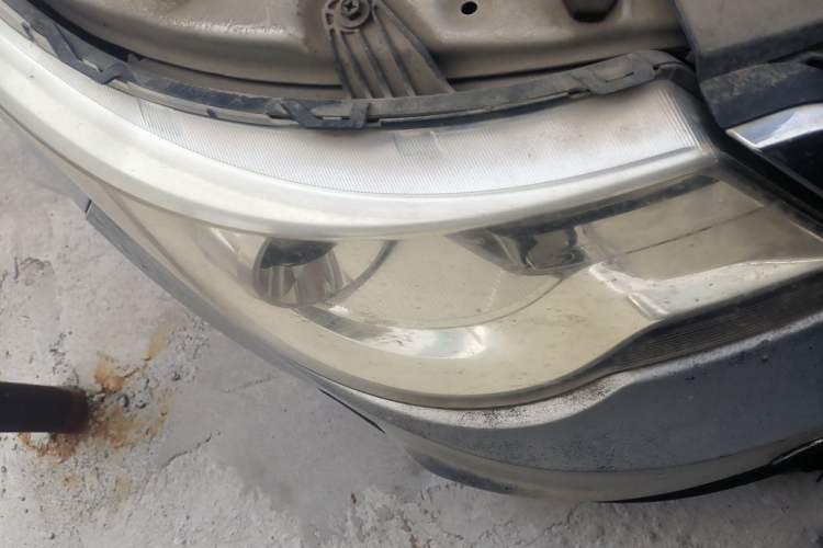 Used Baojun 730 2014 1.5L manual Comfort version 7 seats Right Front Headlight
