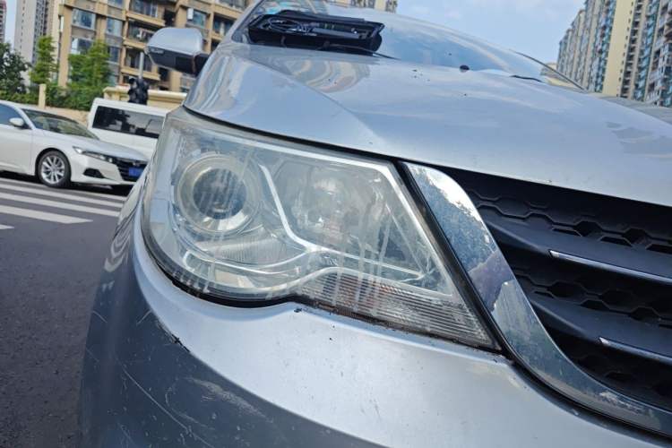 Used Baojun 730 2014 1.5L manual luxury trim 7 seats Right Front Headlight