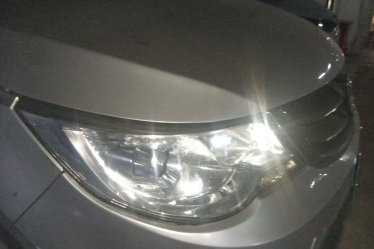 Used Baojun 730 2014 1.5L Manual Luxury Navigation ESP Version 7 Seats Right Front Headlight