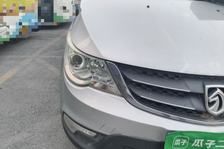 Used Baojun 730 2014 1.5L manual Comfort version 7 seats Right Front Headlight