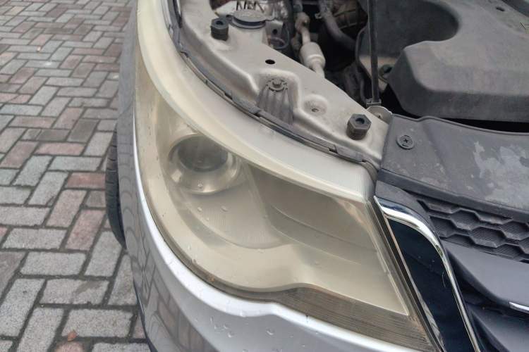 Used Baojun 730 2014 1.5L manual Comfort ESP version 7 seats Right Front Headlight