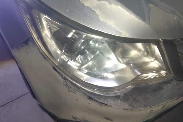 Used Baojun 730 2014 1.5L manual Comfort ESP version 7 seats Right Front Headlight