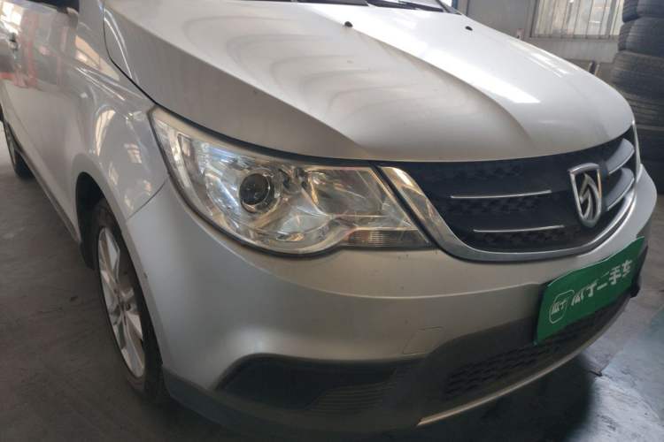 Used Baojun 730 2014 1.5L manual standard trim 7 seats Right Front Headlight