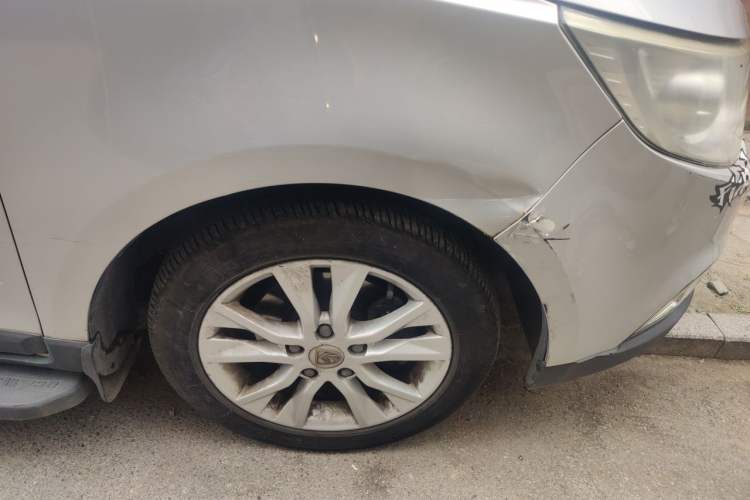 Used Baojun 730 2014 1.5L manual Comfort ESP version 7 seats Right Front Wheel Hub